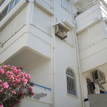 Alis Oyta Aparts Apartment