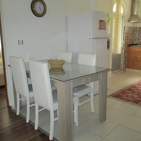 Alis Oyta Aparts Apartmán